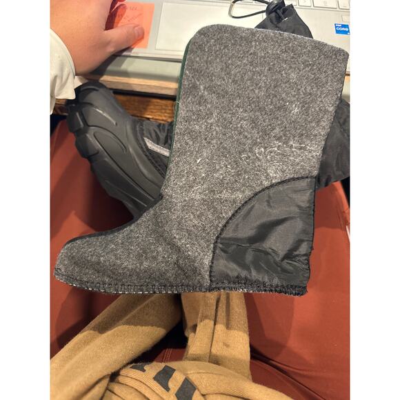 Sorel Kids' Flurry Waterproof Winter Boot Youth Size 2 - Picture 8 of 8